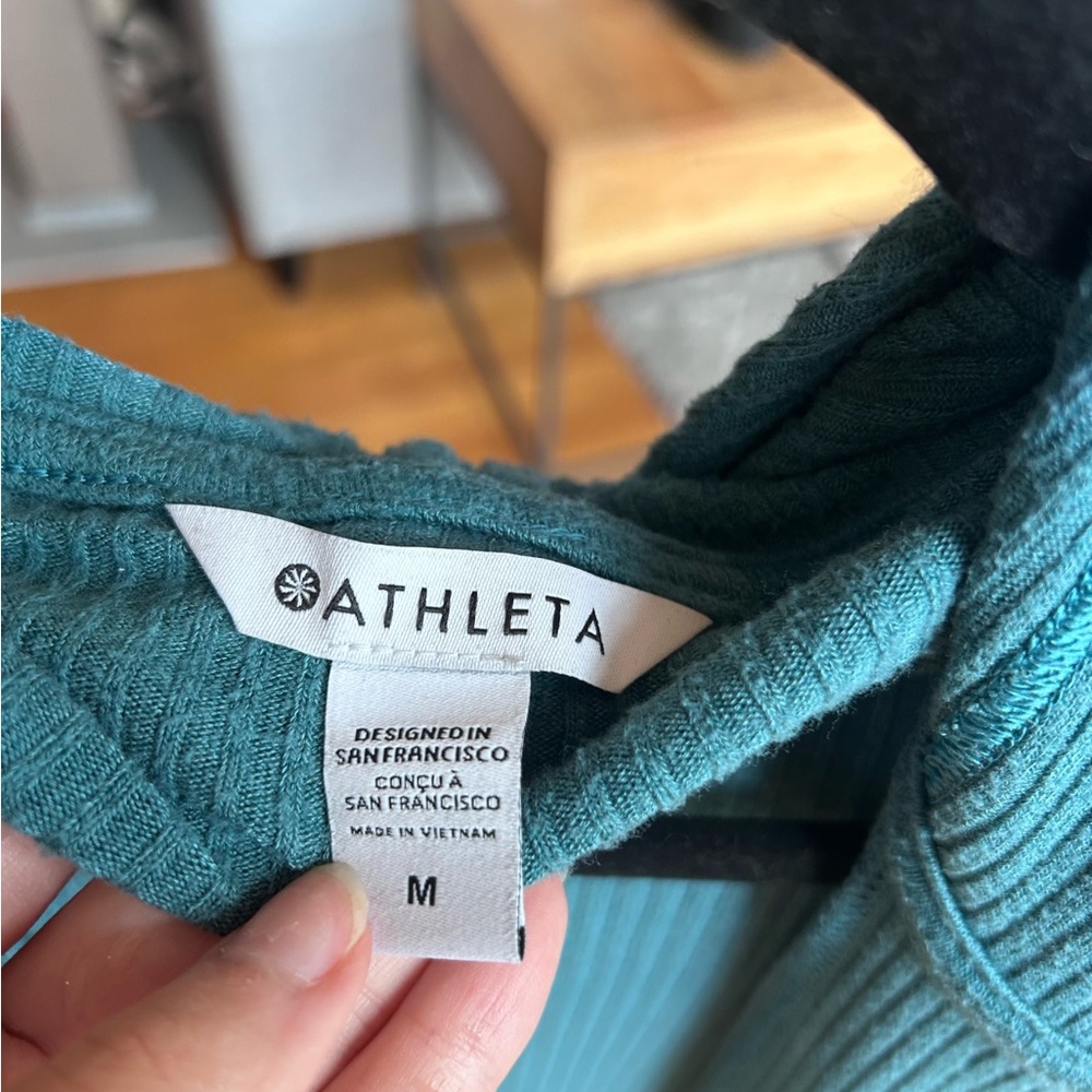 *SHOP CLOSING 4/26* Athleta Harmony Pose Wrap Teal M - Picture 5 of 5